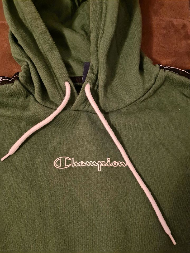 Hoodie von Champion in Heidelberg