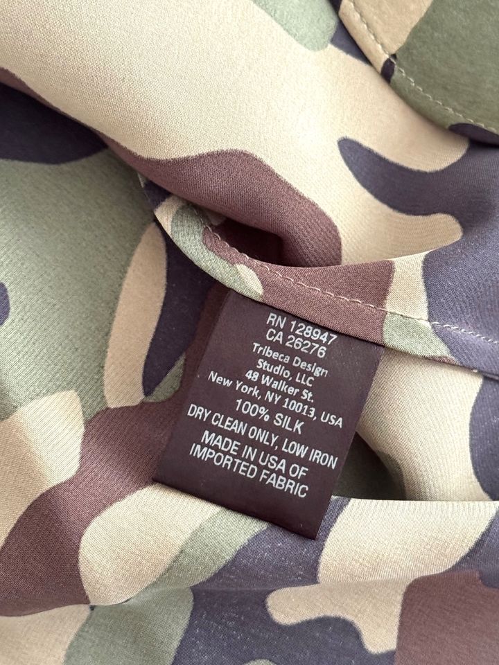 Nili Lotan Träger-Top Braun Grün Seide Cami Shirt Camouflage L 40 in Hamburg