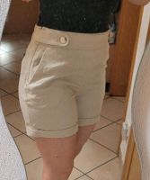 Schöne Shorts mit goldfarbenen Knöpfen Baden-Württemberg - Konstanz Vorschau