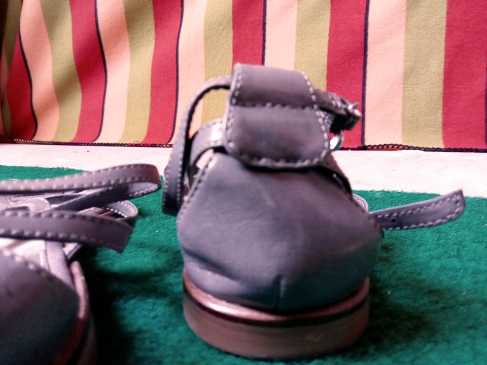 4 Paar Sandalen mit Riemchen in Ostseebad Binz
