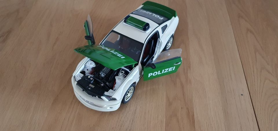 FORD Mustang Shelby GT 500, 2007, Polizei mit Licht, 1:18, UNIKAT in Lemgo