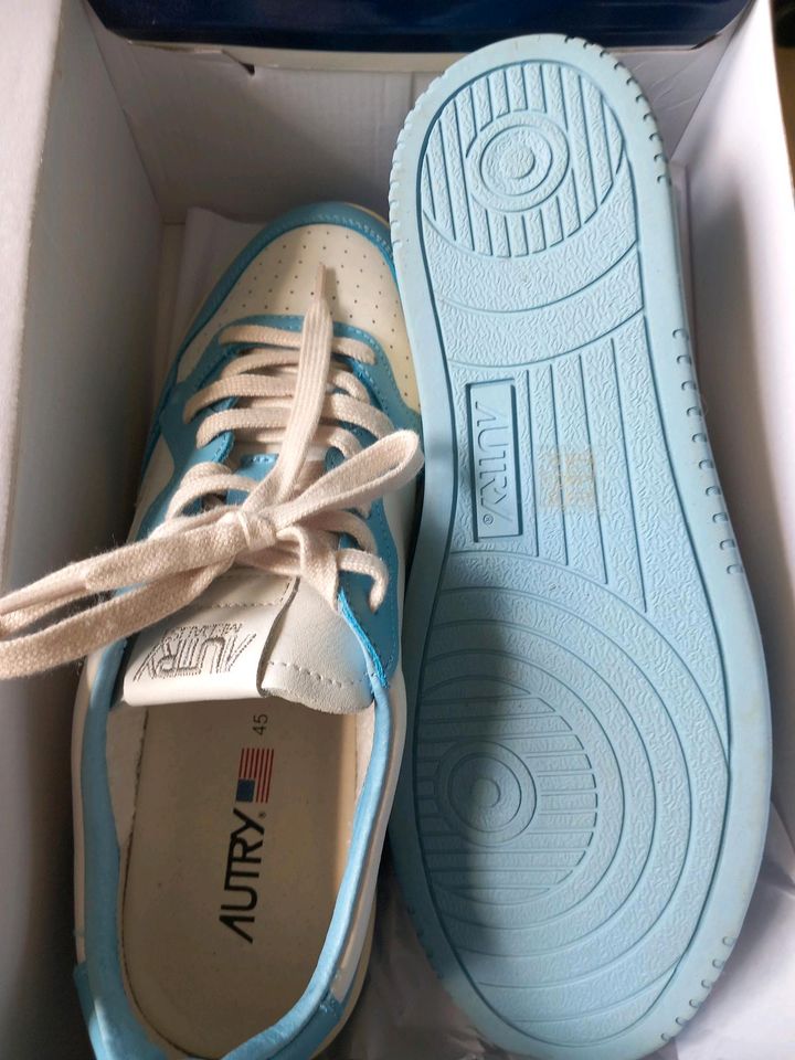 Autry Medalist Sneaker Light blue OVP neu in Berlin