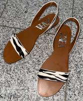 Zara Sandalette, Gr. 41, schwarz-weiß-gemustert, Leder Berlin - Hellersdorf Vorschau