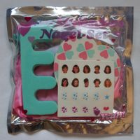 Stylisches Nagel Set Nagel Sticker mit Schminktäschen - NEU & OVP Niedersachsen - Meine Vorschau