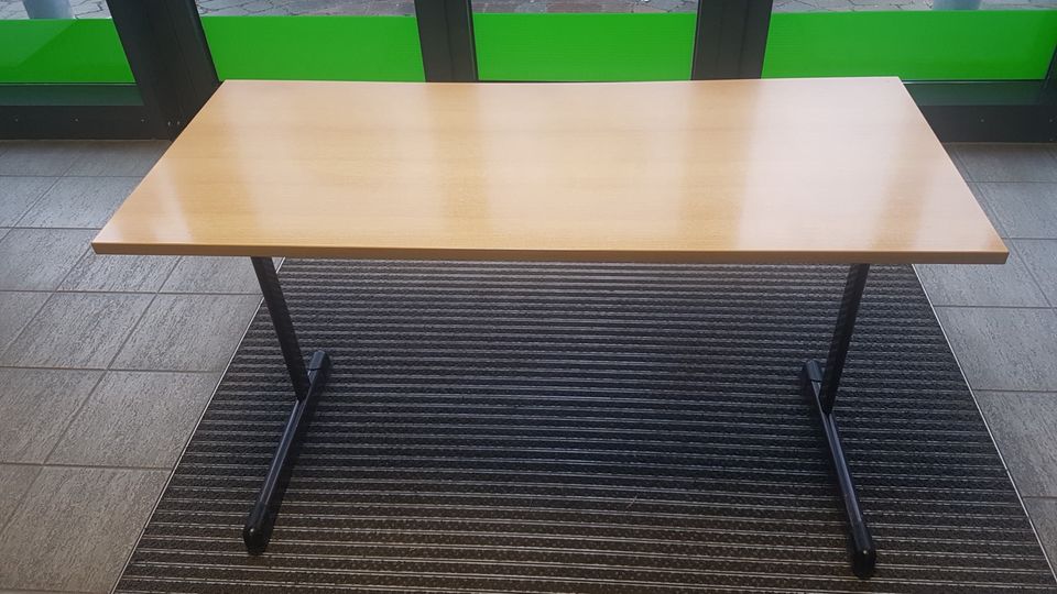 Büromöbel Büroschrank, Bürotisch Schreibtisch, Rund Tisch in Neubrandenburg
