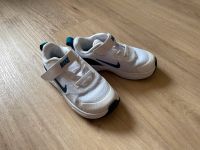 Neuwertige Nike Sneaker, weiß, Gr. 26 Niedersachsen - Giesen Vorschau