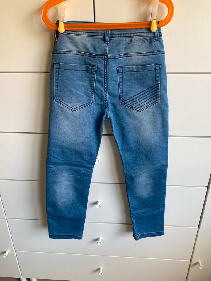 Jeans Jungs Größe 122 neuwertig in Tostedt