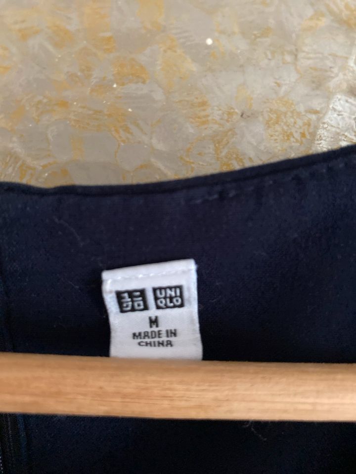 Kleid - Uniqlo - in Marineblau in Hannover