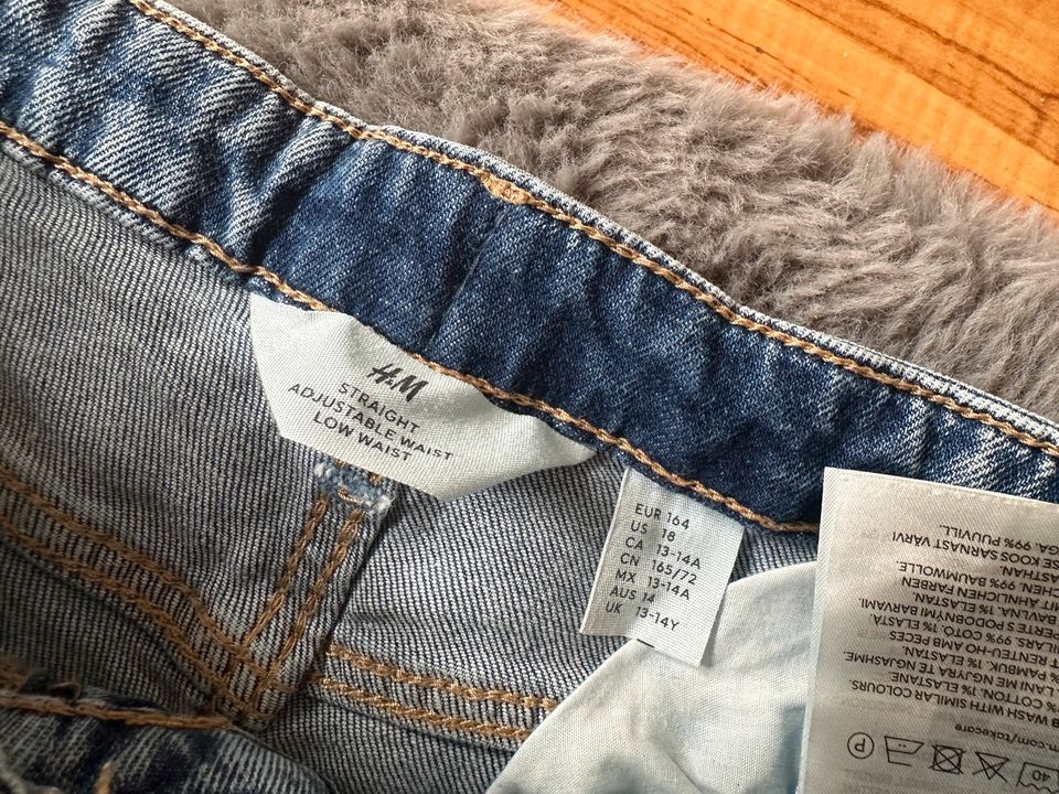 H&M Jeans Straight Gr. 164 verstellbarer Bund wie NEU in Burghaun