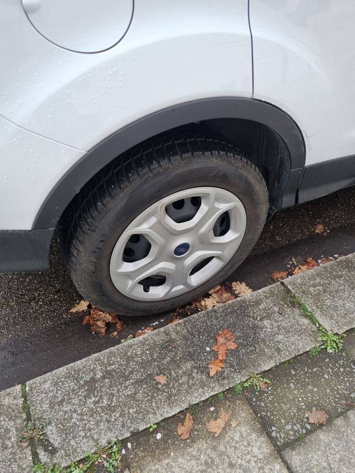 Ford Kuga Winterreifen mit Felgen 235/55 R17 99H in München