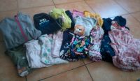 Kleidungspaket Mädchen Größe 116 plus Softshelljacke Niedersachsen - Springe Vorschau