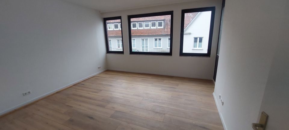 Große und helle 3 - 4 Zimmer Wohnung im Zentrum von Bad Salzuflen in Bad Salzuflen