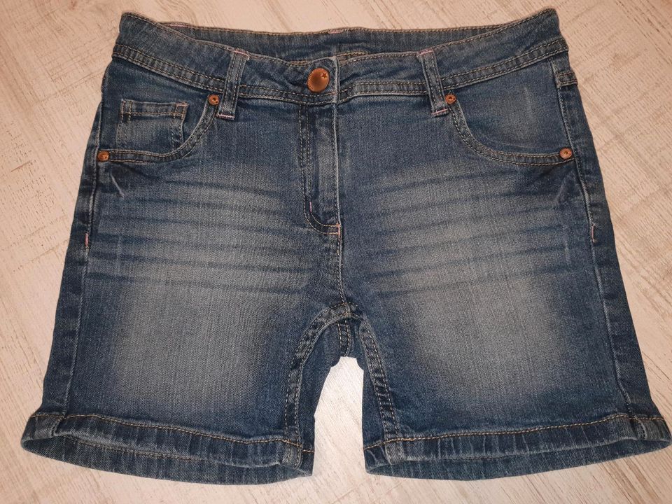 Neuwertige Pocopiano Jeans Shorts Gr.152 in Schwedeneck