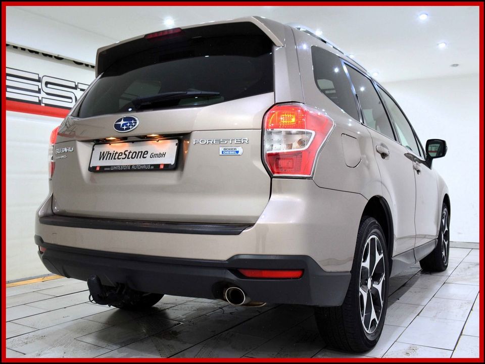 Subaru Forester 2,0 Aut Navi Panorama Leder R.-Cam AHK in Berlin