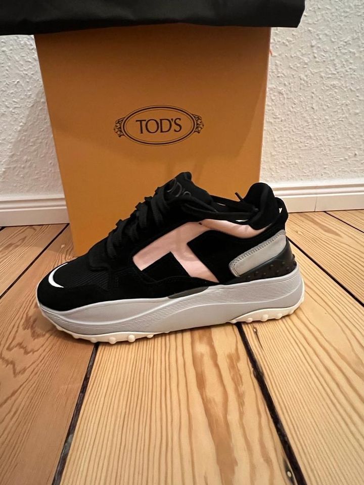 Tod‘s Sneaker Original OVP kaum benutzt Größe 35 in Berlin