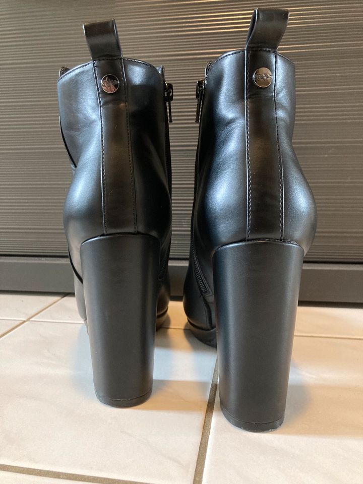 Buffalo High Heels Plateau Stiefelette Gr. 40 wie neu in Wittenförden