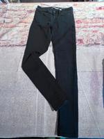 Levi Strauss Levis 26 / 34 schwarz Jeans Hose 711 skinny Thüringen - Themar Vorschau