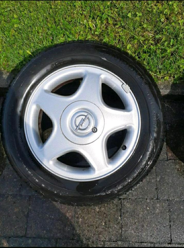 195/60 R15 Sommerreifen auf Alufelgen Opel in Schonstett