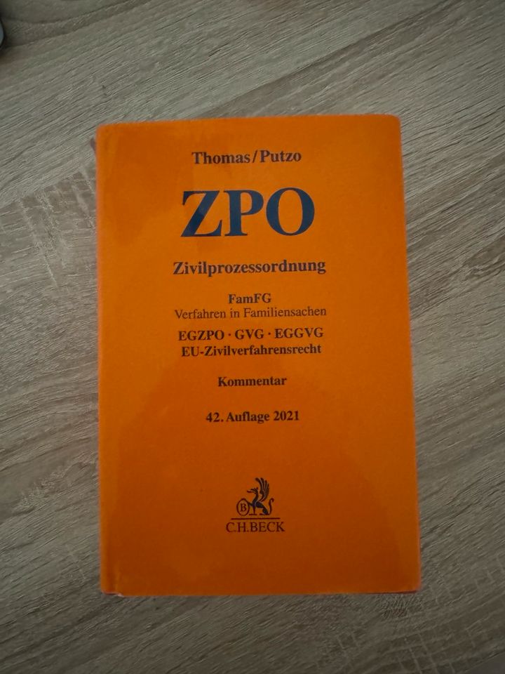 Thomas/Putzo ZPO Kommentar, 42. Auflage in Bamberg