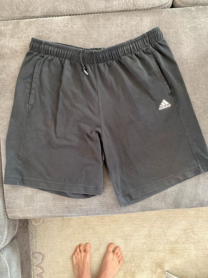 Adidas kurze Hose Sport Essentials in Baden-Württemberg - Mössingen | eBay  Kleinanzeigen ist jetzt Kleinanzeigen