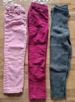 Rosa Jeans, weinrote Cordhose, warme Strickleggings 110/116 Bayern - Weidhausen Vorschau