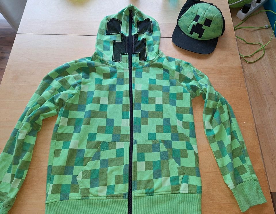 Minecraft Hoodie und Cap Größe 140/146 in Mittenwald