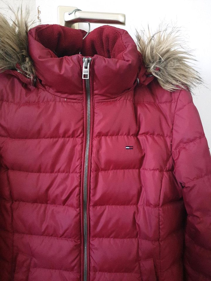 Tommy Hilfiger Jacke Winter Damen bordorot gr. S top Zustand in Alsdorf