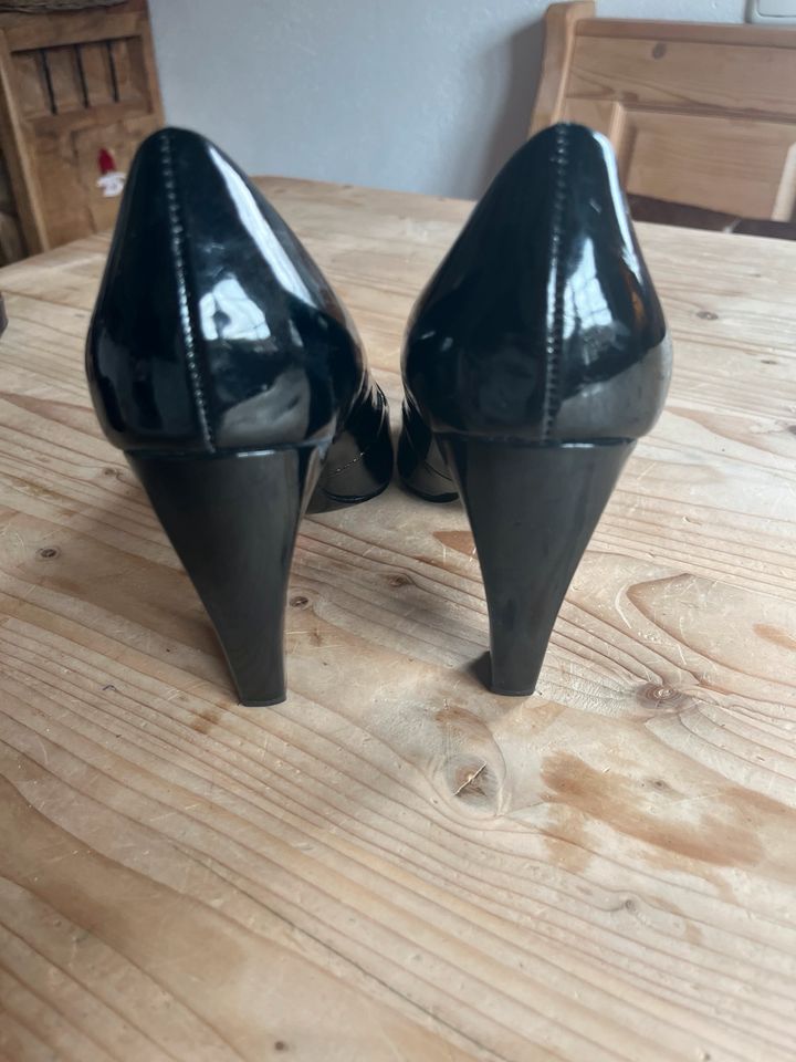 High Heels Lackleder schwarz Gr. 40 in Ulm