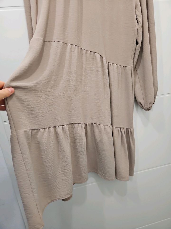Tunika Kleid Bluse lang neuwertig beige M in Dorsten