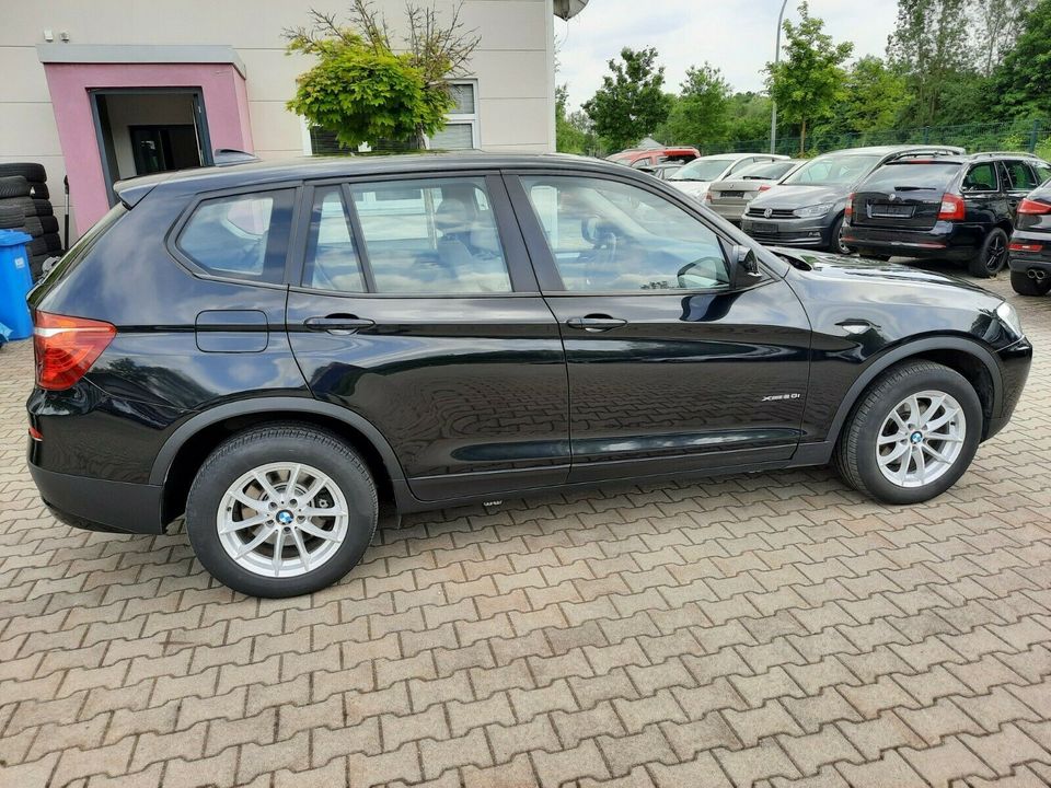 BMW Baureihe X3 xDrive20i in Siegenburg