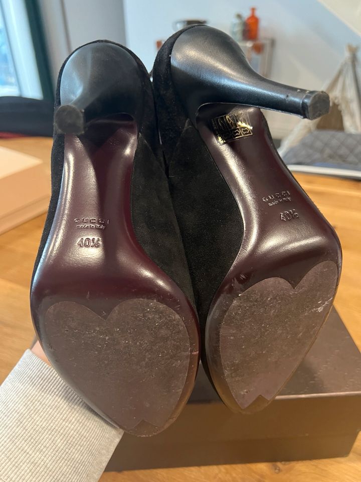 Gucci Stiefletten Pumps neuwertig original in Kleinostheim