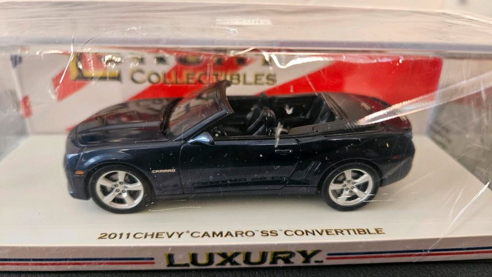 1:43 CHEVROLET CAMARO 2011 CONVERTIBLE, Luxury Collectibles in München