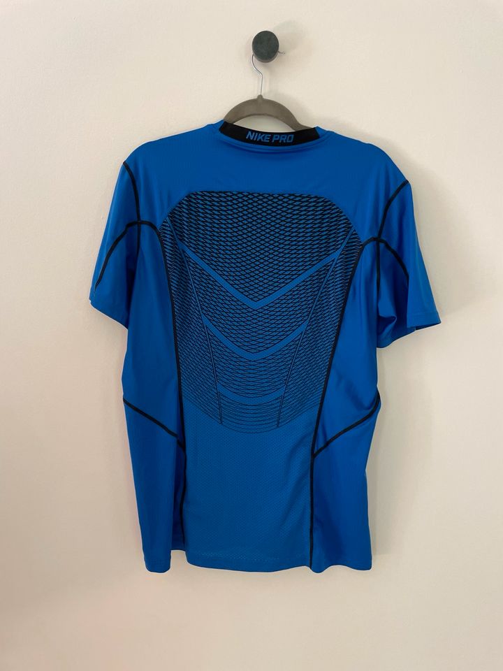 Nike Pro Sport T-Shirt Größe M blau in Leipzig