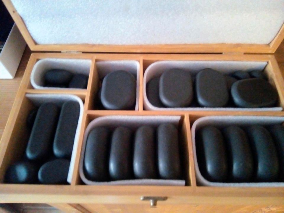 Hot Stone Massage Set in Holzkiste, 45 pcs in Brühl