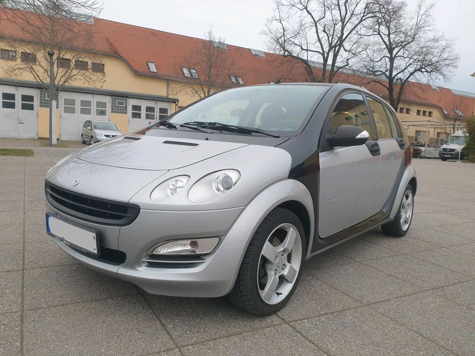 Smart forfour Klein Auto 4 türer Benziner grüne plake  tüv 3.2026 in Stuttgart