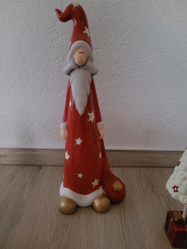 Weihnachtsdeko Keramik Weihnachtsmann Tannenbäume, rot weiß in Grabow