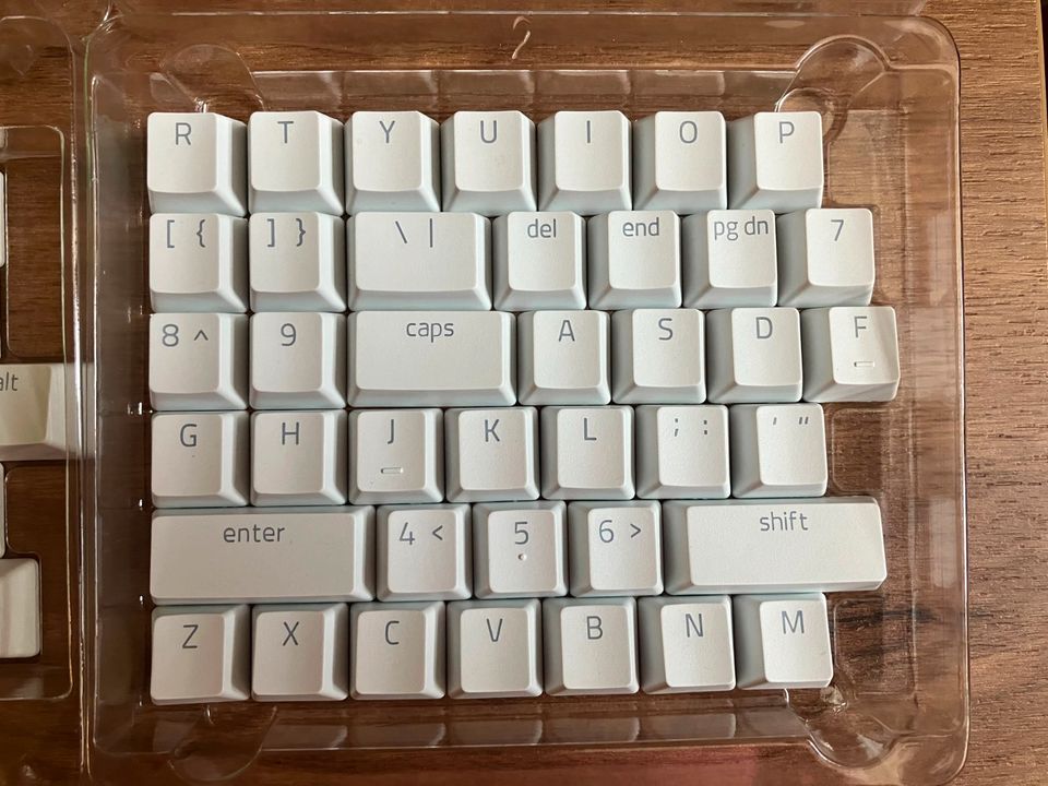Razer PBT Keycap Set für Gaming Tastatur - QWERTY Layout in Beelitz