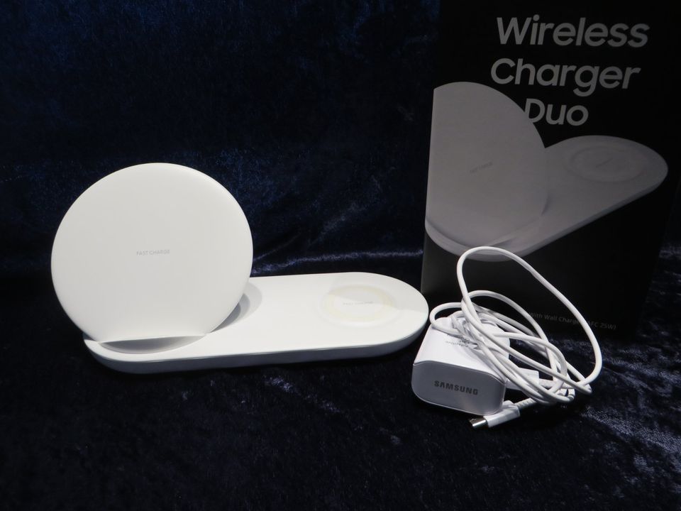 Samsung Wireless Charger Duo in Eitting