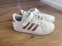 Adidas Senkers Turnschuhe  weiß Gr. 32 Nordrhein-Westfalen - Much Vorschau