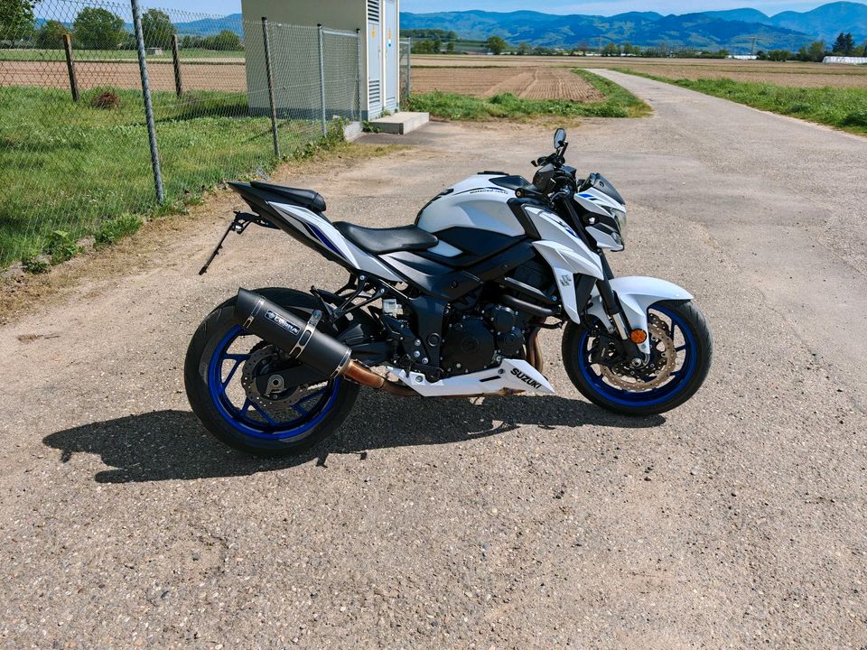 Suzuki GSX-S 750 in Bad Krozingen