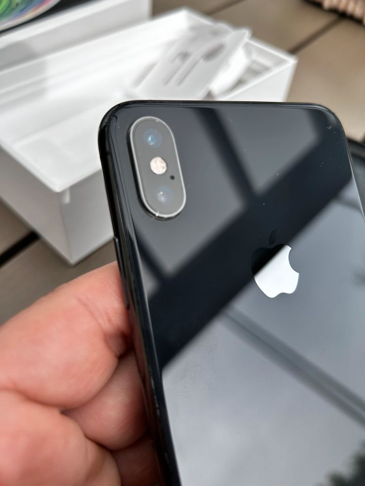 iPhone Xs Max Space Gray 64GB in Neuss