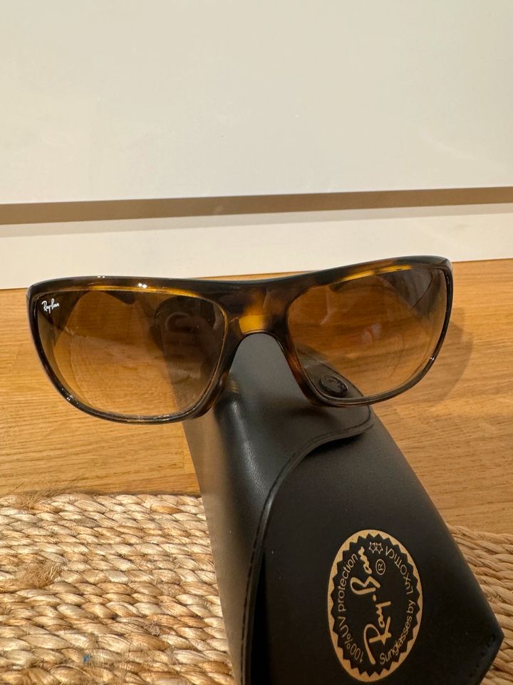Ray Ban Sonnenbrille sehr guter Zustand in München