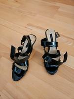 Chic Sandaletten von ZARA sandalen Riemchen holz Plateau Gr 37 Duisburg - Duisburg-Mitte Vorschau