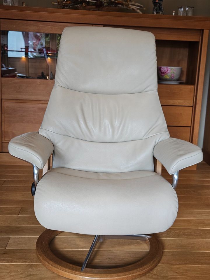 Stressless Sessel + Hocker *TOPZUSTAND* Lieferung i.Umkreis mögl. in Kassel