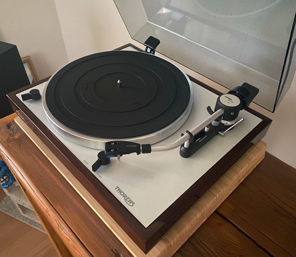 Thorens TD 403 DD Walnut Plattenspieler OVP in Beckingen