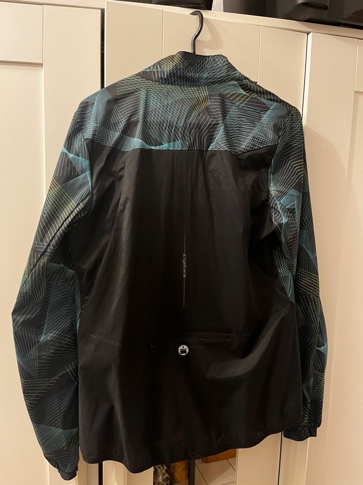 Laufjacke schwarz mit Muster in Weiler bei Bingen