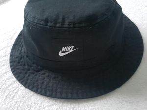 Bucket Hat, Damenmode. Kleidung gebraucht kaufen in Hamburg | eBay  Kleinanzeigen ist jetzt Kleinanzeigen