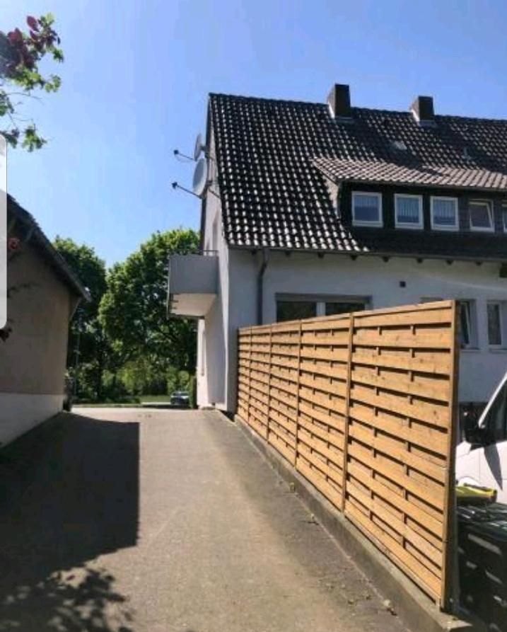 Gepflegtes Zweifamilienhaus mit Garten und 3 Stellplätzen in Bad Salzuflen