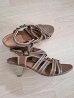Sandalen von Tamaris Gr.39, braun Nordrhein-Westfalen - Kamen Vorschau
