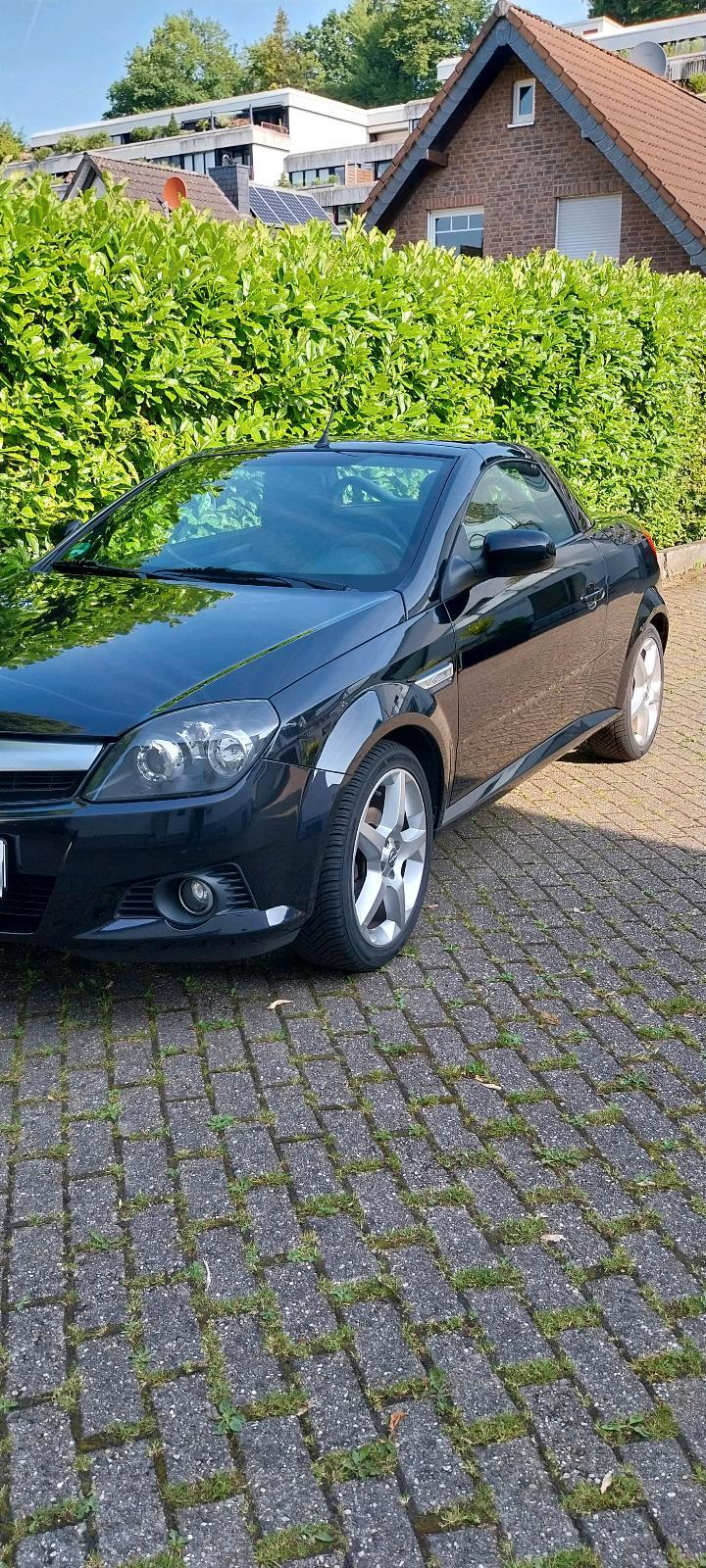 Abbildung des Autos Opel Tigra Roadstar&#x2F…